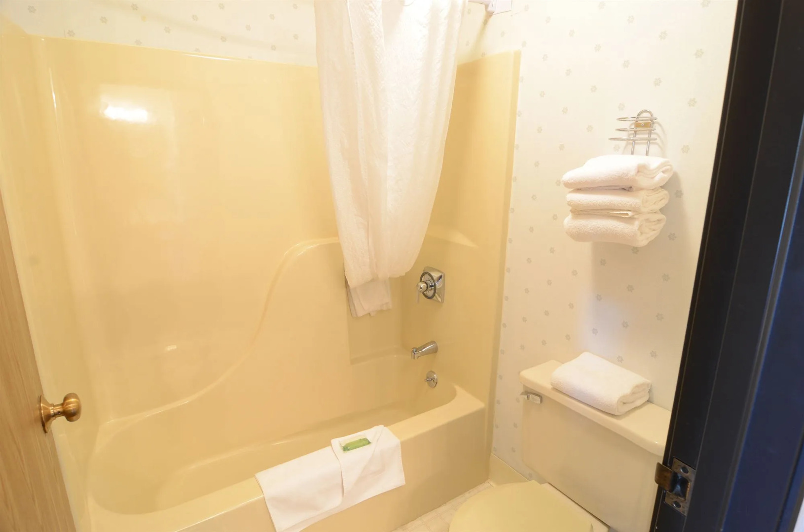 Polynesian Hotel & Suites Wisconsin Dells/Lake Delton