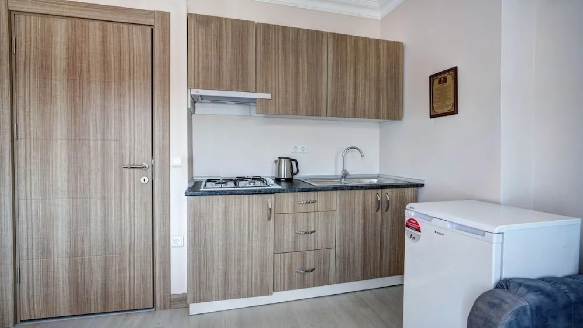 Seven Roses Apart Hotel