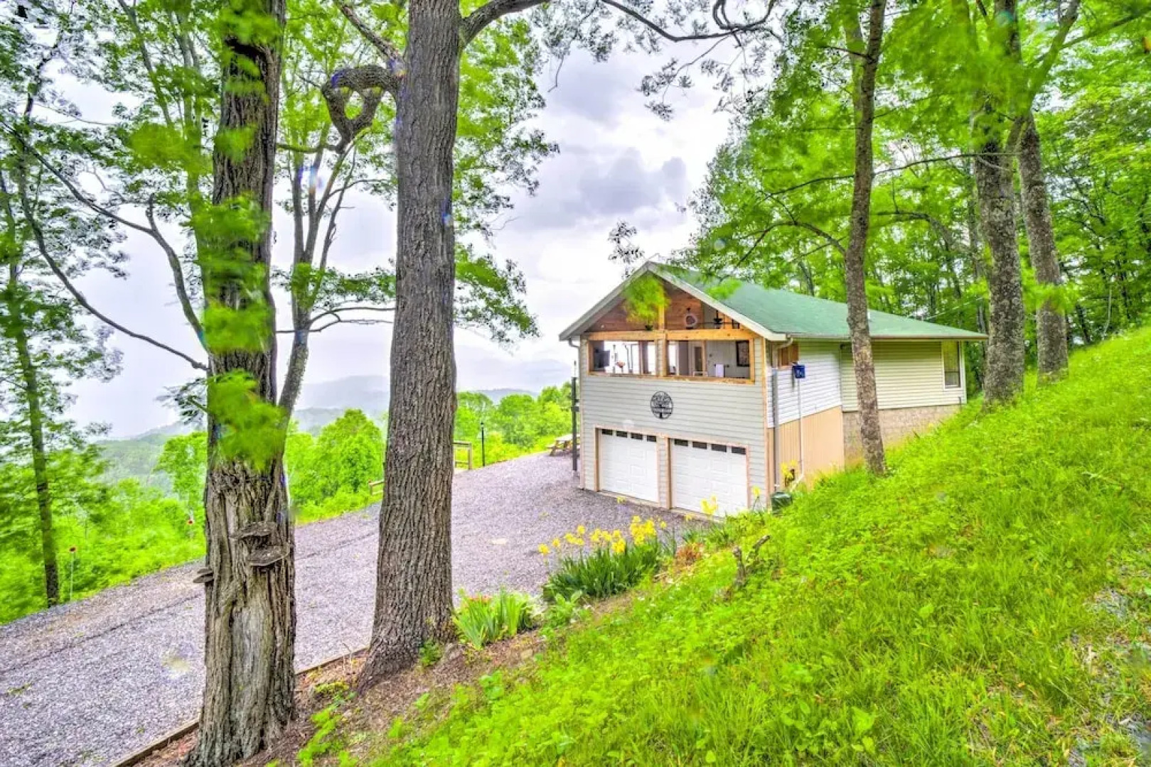 Mtn Treehouse w/ Fire Pit, Breathtaking Views