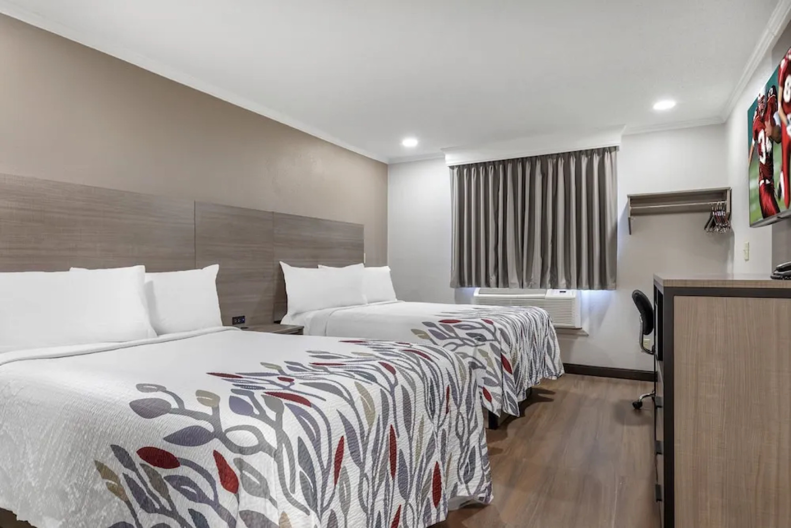 Red Roof Inn Suffolk