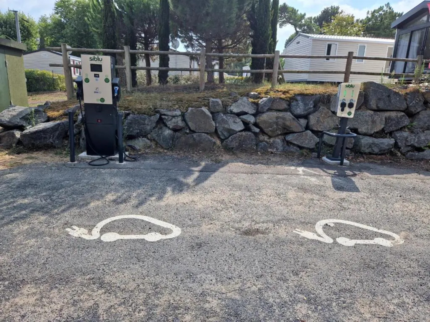 Bungalow neuf 3 chambres avec piscines partagées dans un camping-club vacances haut de gamme