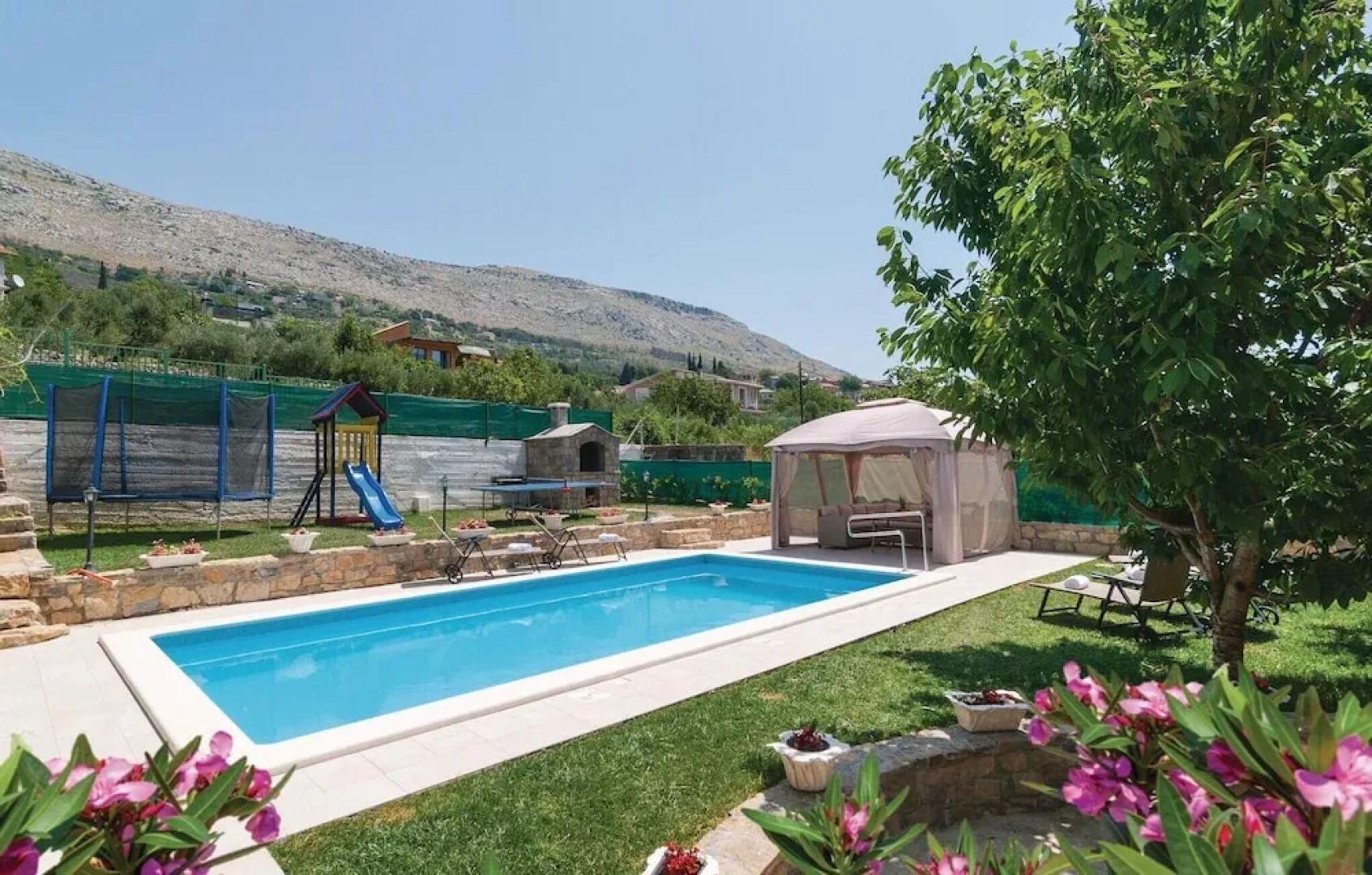 Nice Home in Srinjine With Wifi and 3 Bedrooms