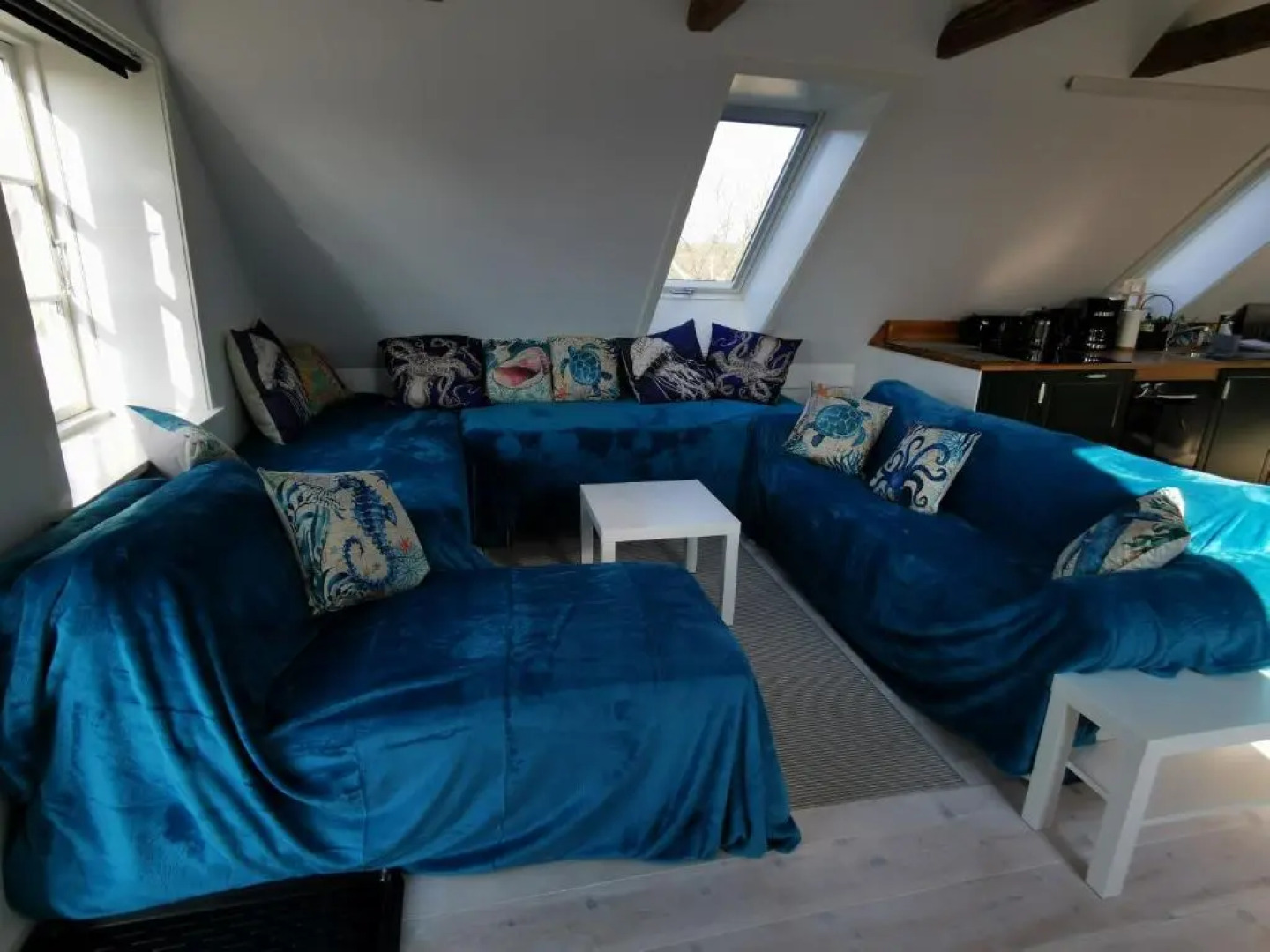The 'Loft' Apartment- "Den Gule Svane" Guest House - near Rønne & Beach