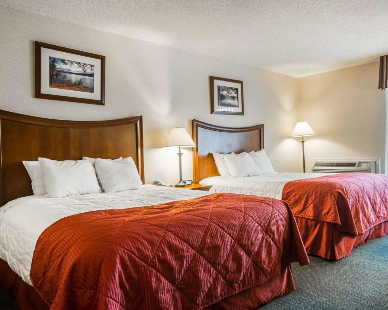 Clarion Inn & Suites at the Outlets of Lake George