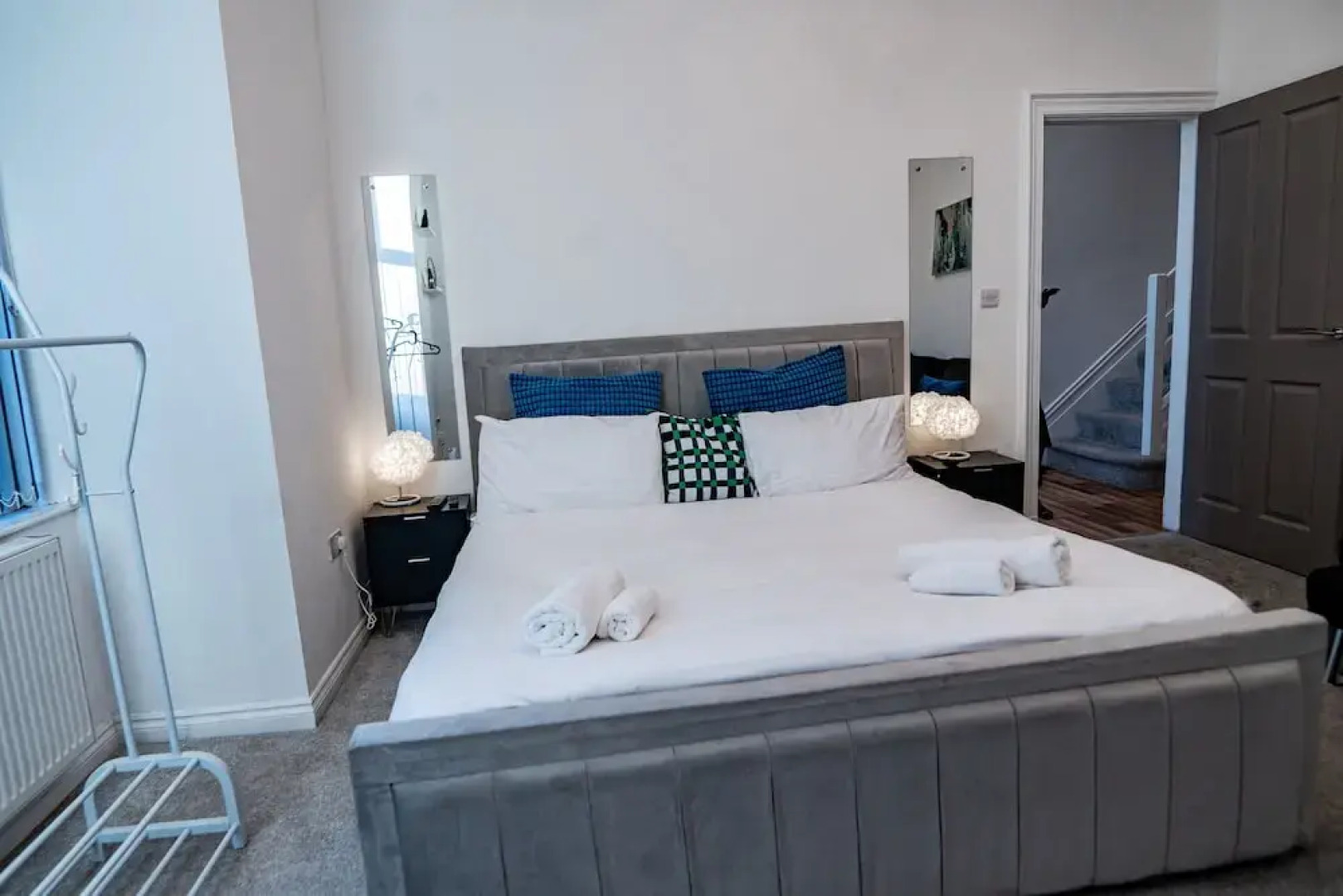 Manchester - 4 Beds - Sleeps 7 - Street Parking