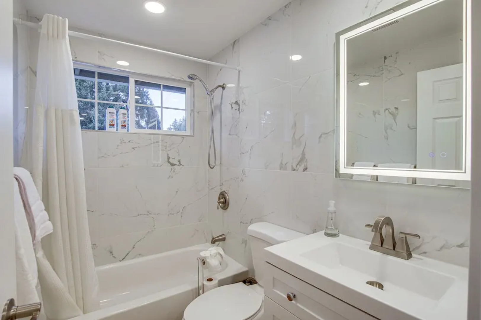 Modern Kirkland Home w/ Sauna & Outdoor Fireplace