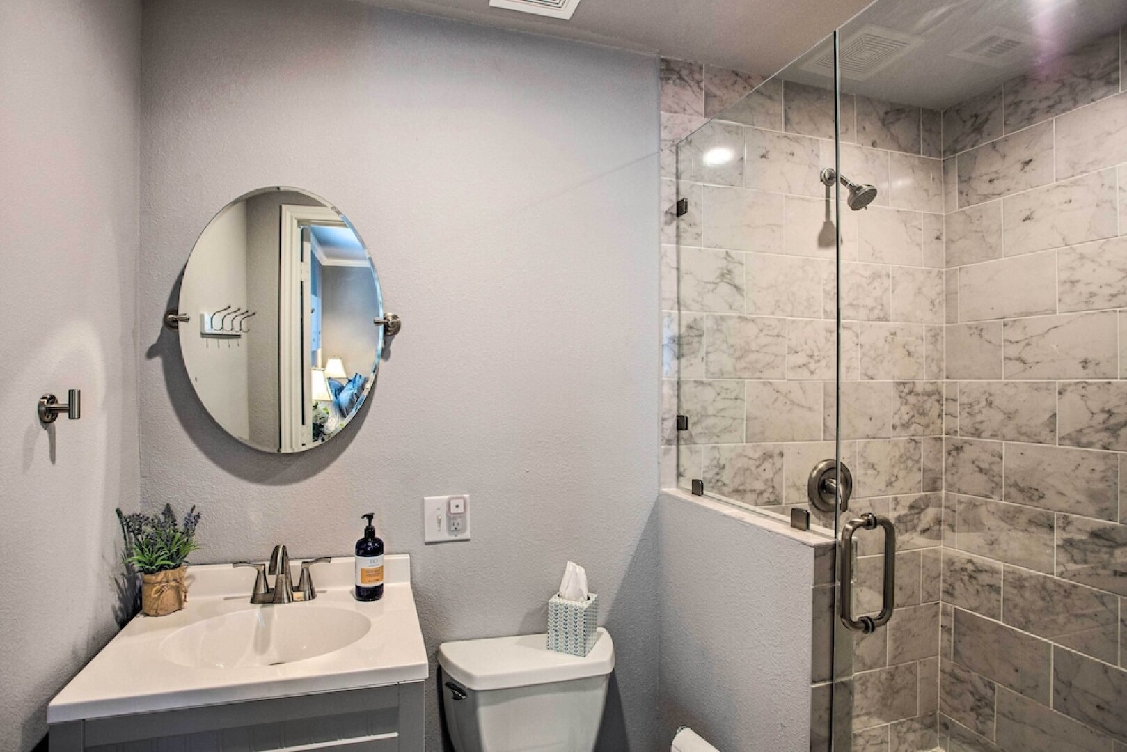 Dock & Fire Pit: Lakefront Cedar Creek Home!