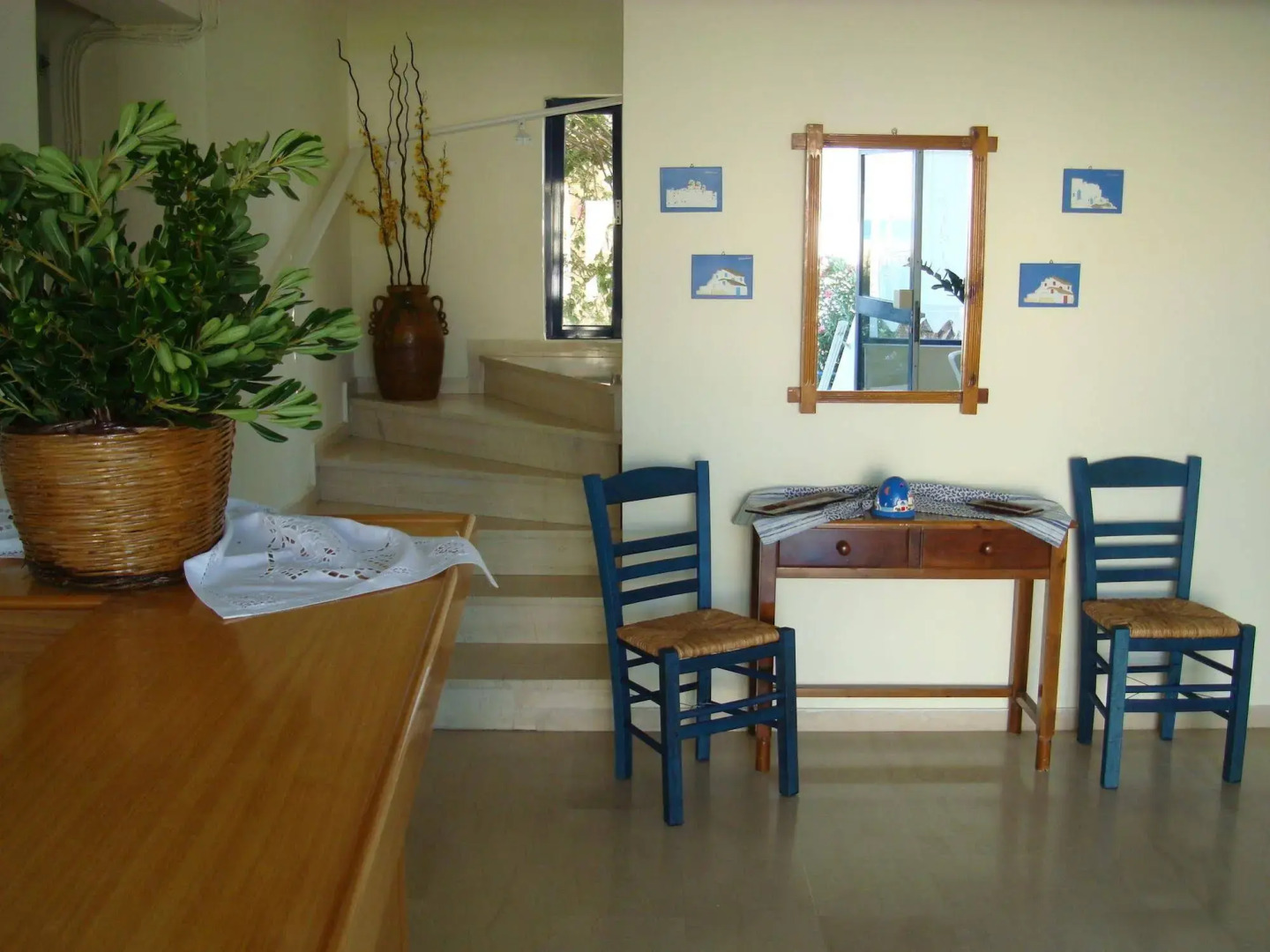 Philippos Studios & Apartments