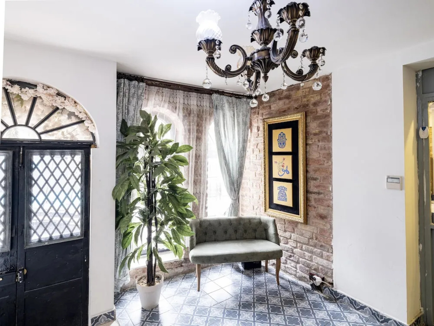 The Red Tent Suite 88