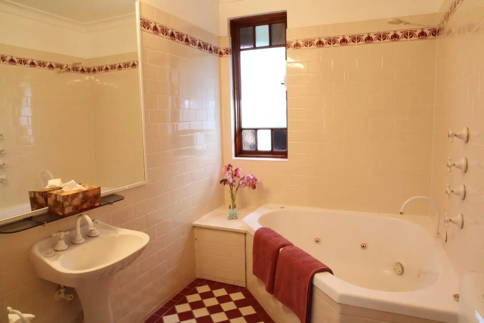 The 3 Explorers Motel