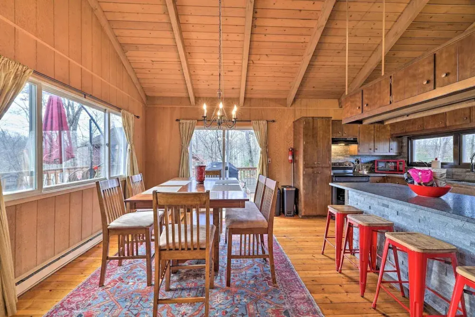 Fire Pit & Grill: Lakefront Poconos Cottage!