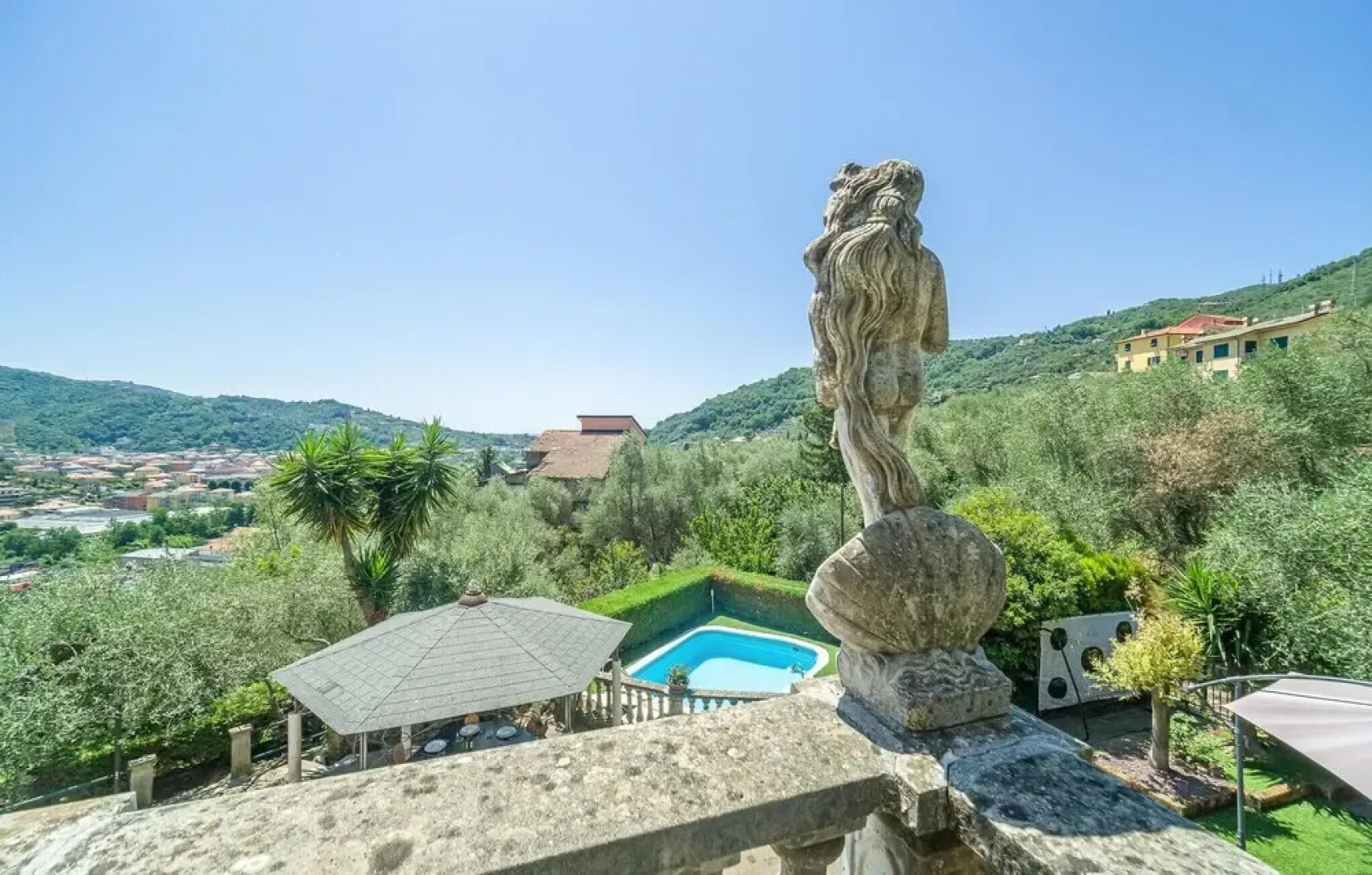 Amazing Home in Chiavari With Outdoor Swimming Pool, 5 Bedrooms and Wifi