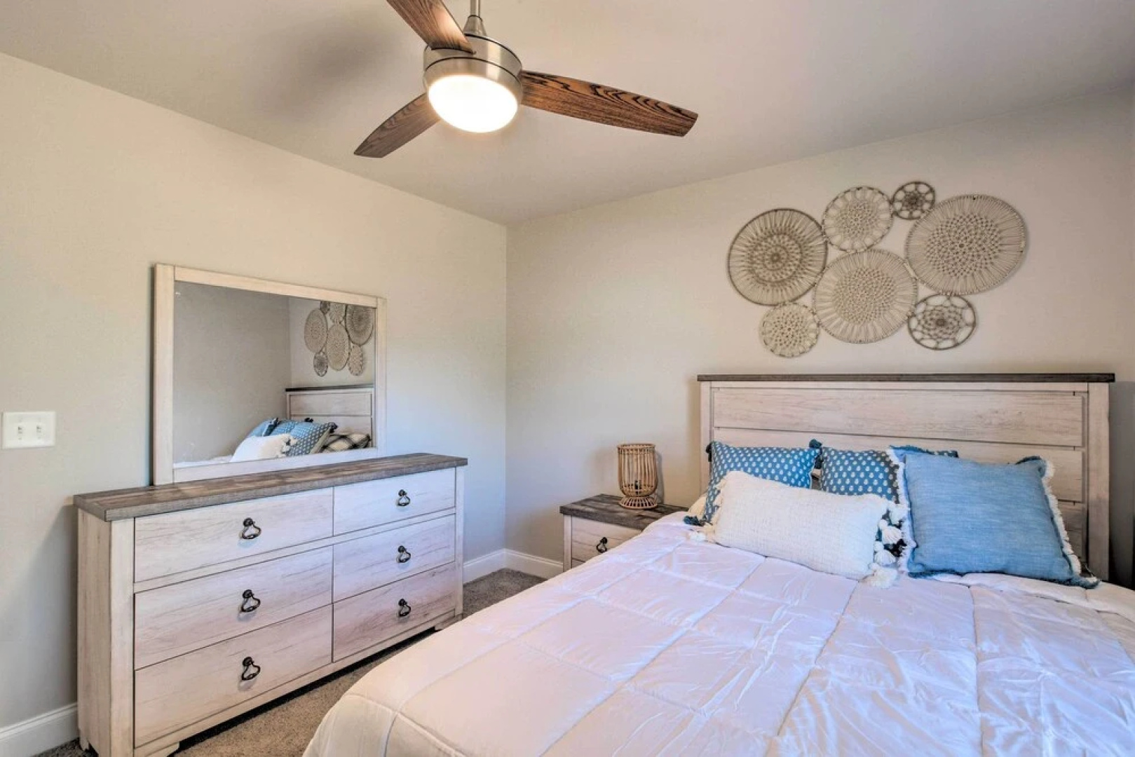 Greer Getaway w/ Smart TV ~ 1 Mi to Dtwn!