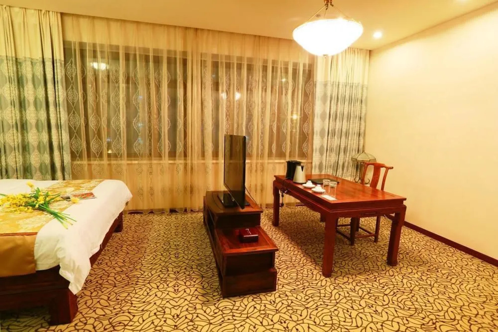 Qingdao Zhongyang Business Hotel