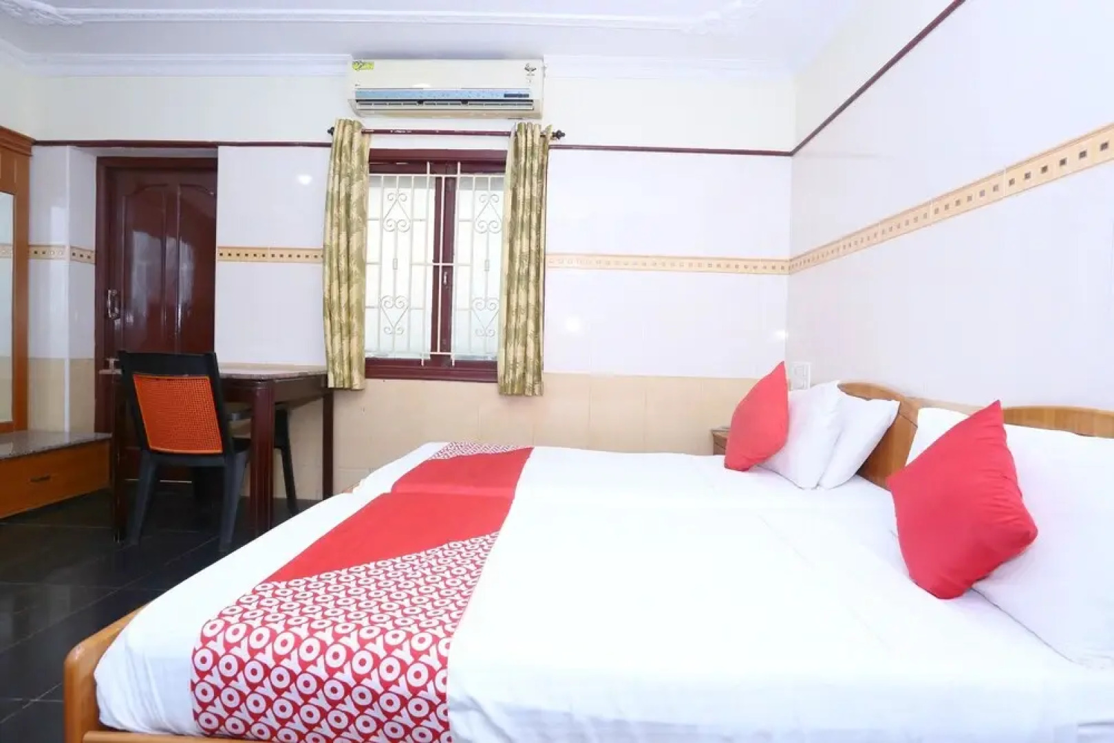 OYO 24347 Hotel Sunrise View