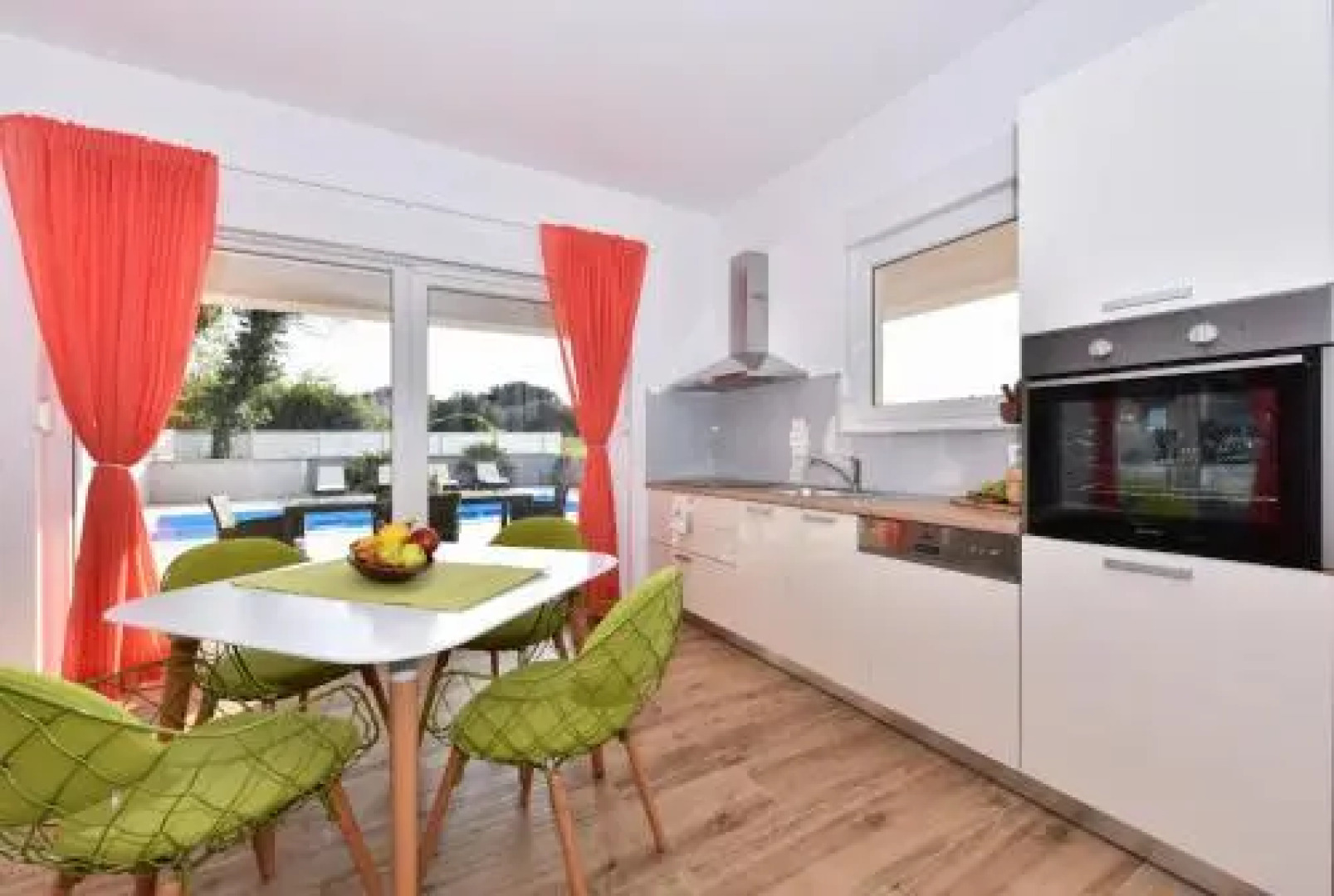 Crowonder Harbor Villa