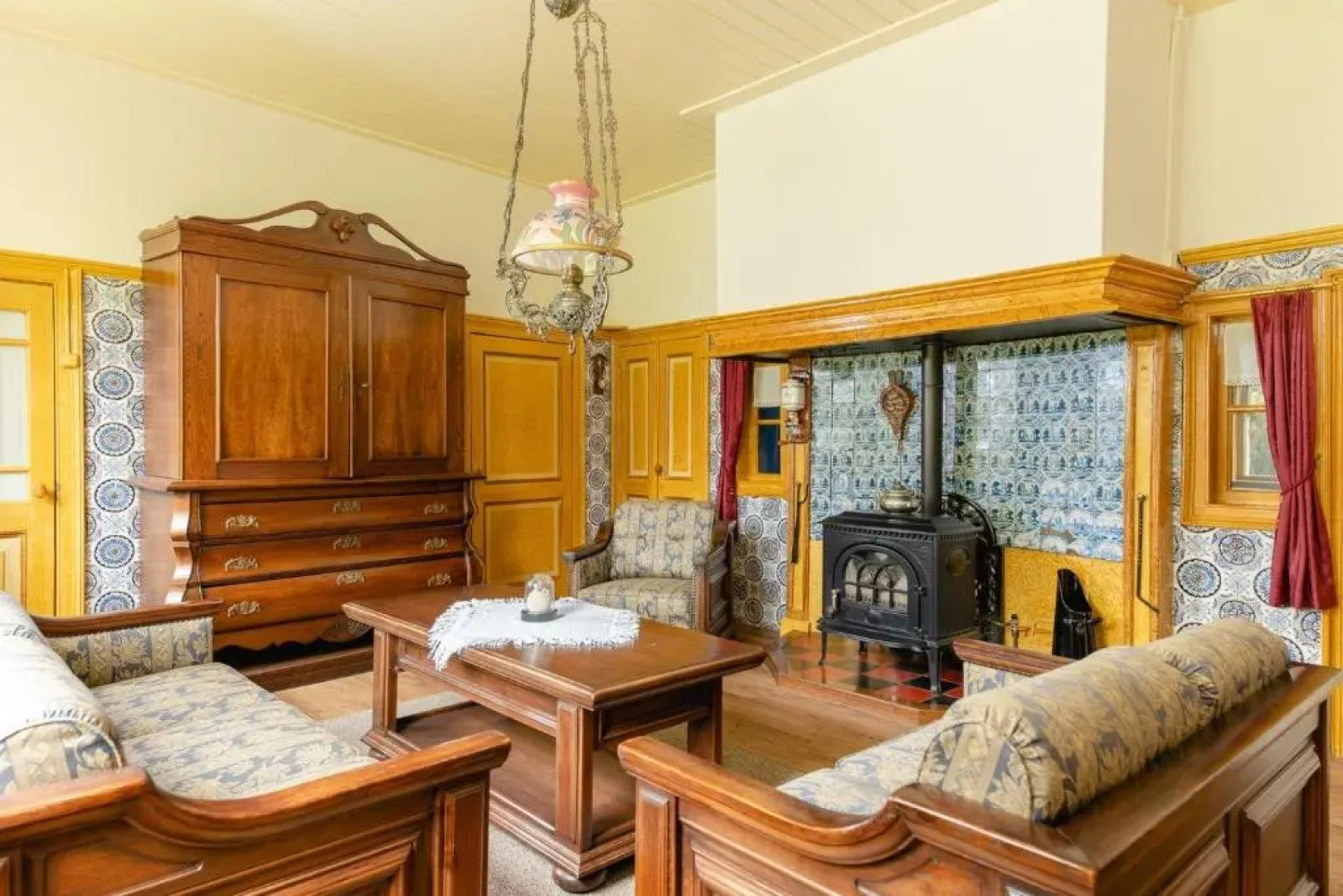 Luxury group accommodation for 14 people