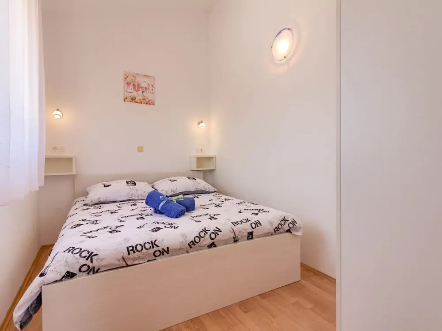 Villa in Peroj With Pool Near Beach