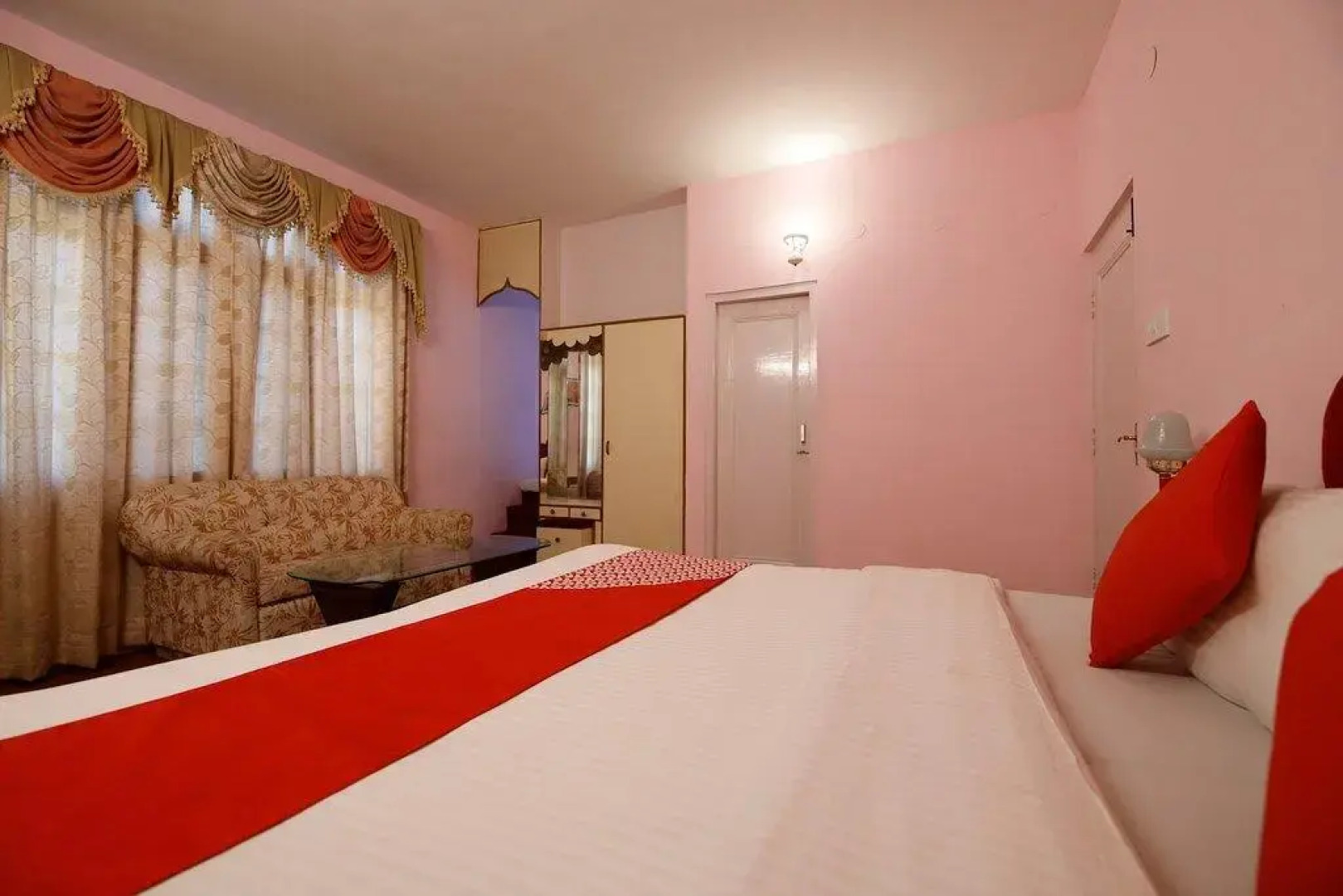 OYO 14534 Hotel Oakwood