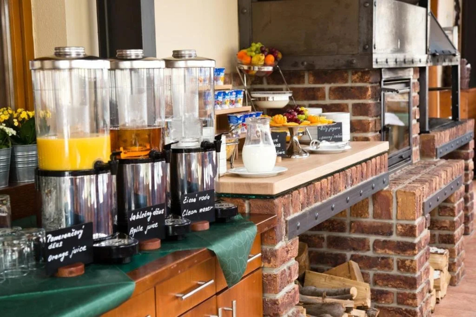 Equitana Hotel Resort