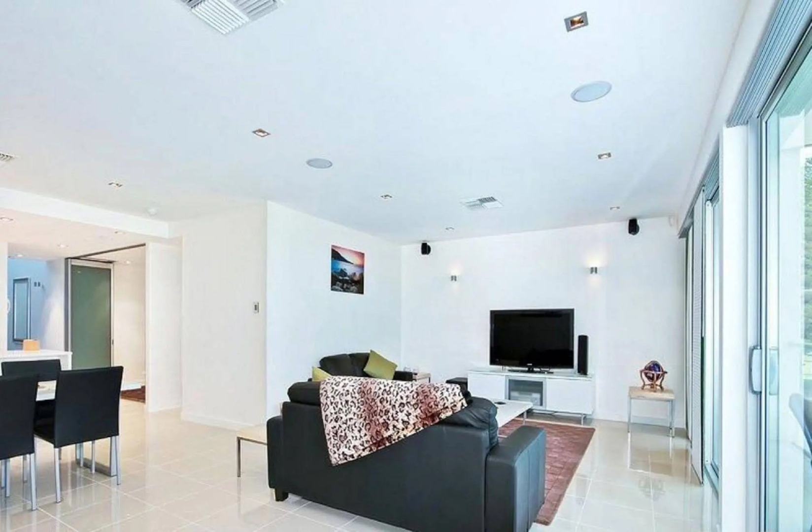 Breeze Beachfront Apartments