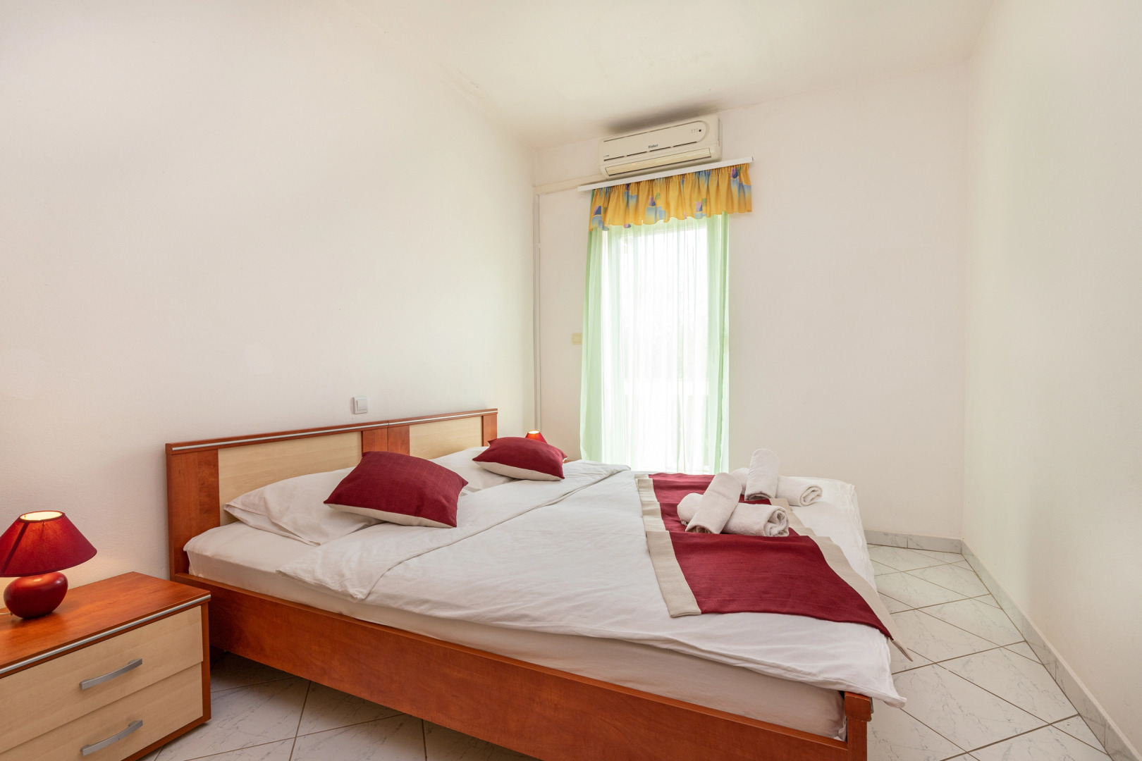 Pool Apartment Suzi 9