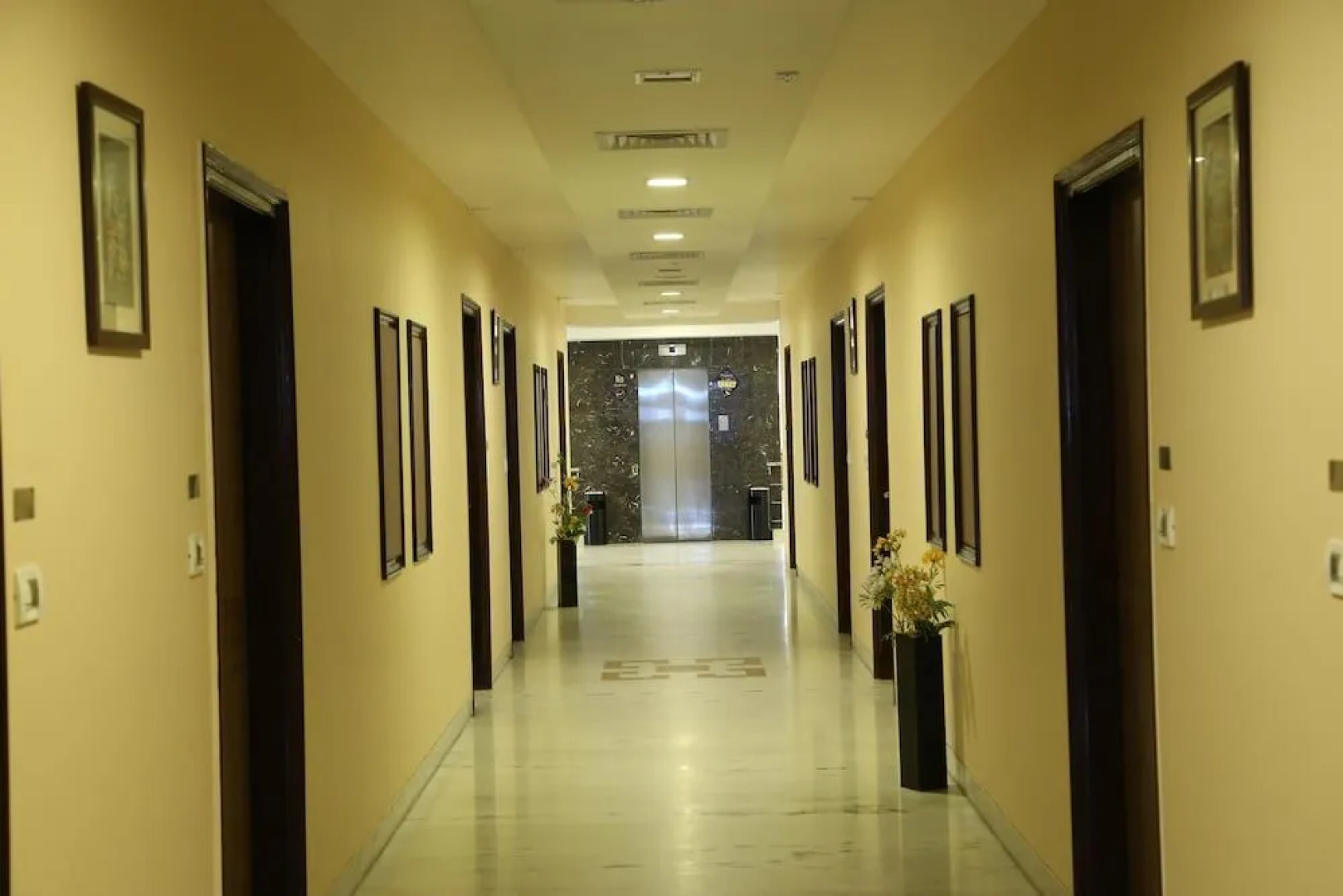 OYO 2192 Hotel Gianz