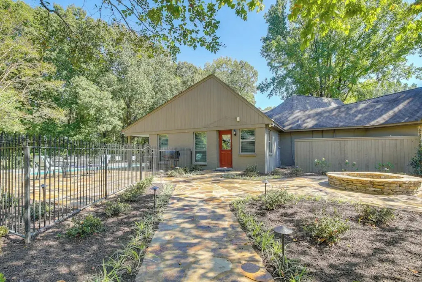 18 Mi to Dtwn Memphis: Oasis on 8 Acres!