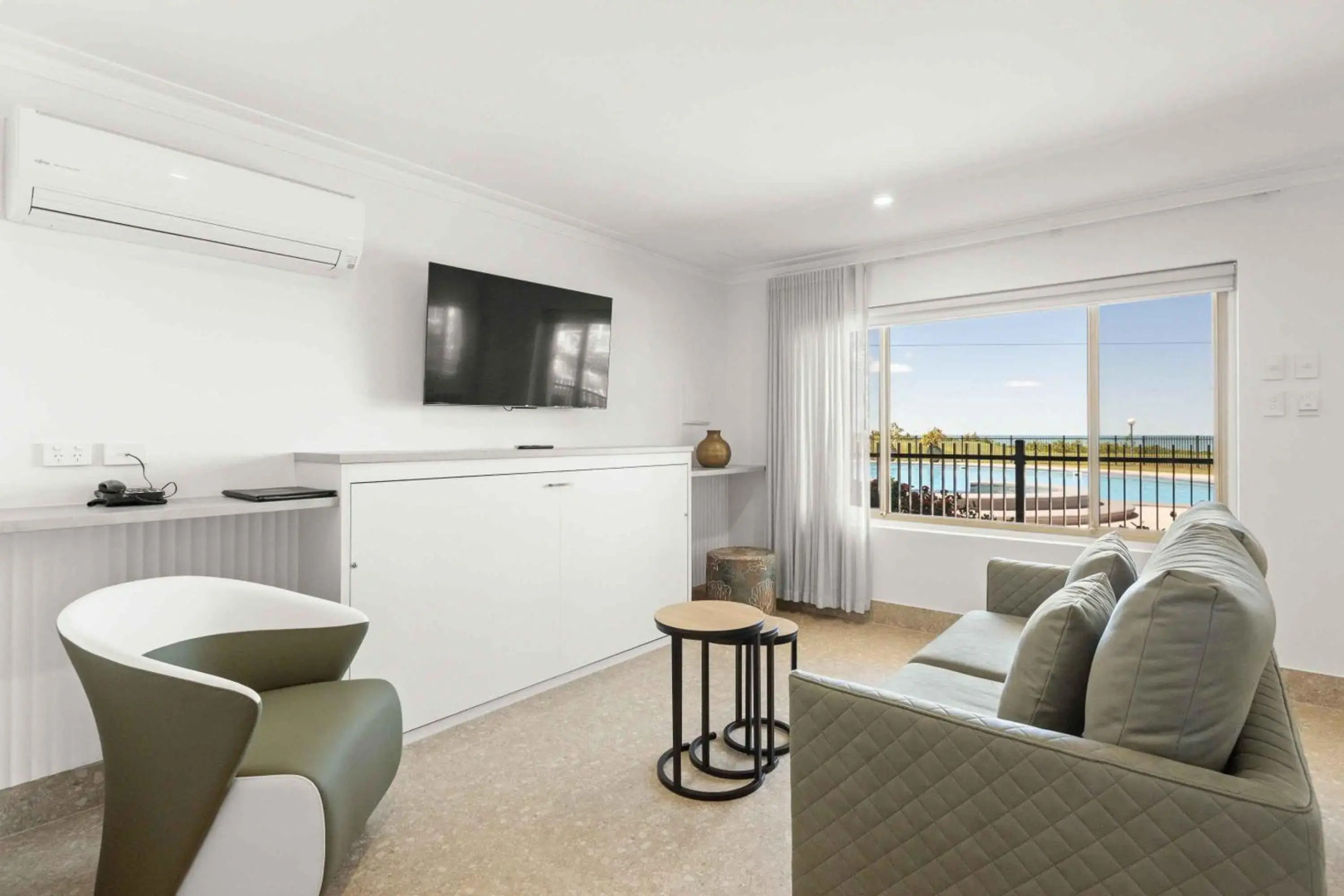 Moonlight Bay Suites