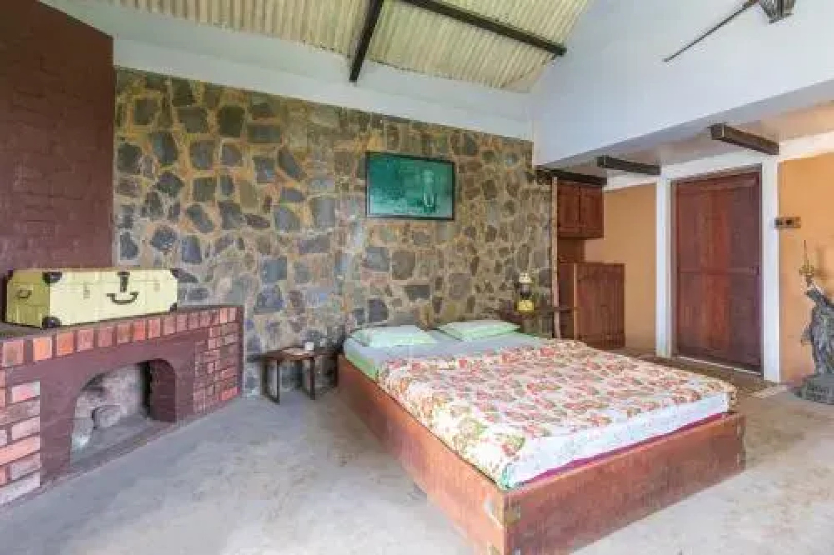 Wild Walkers by Vista Rooms