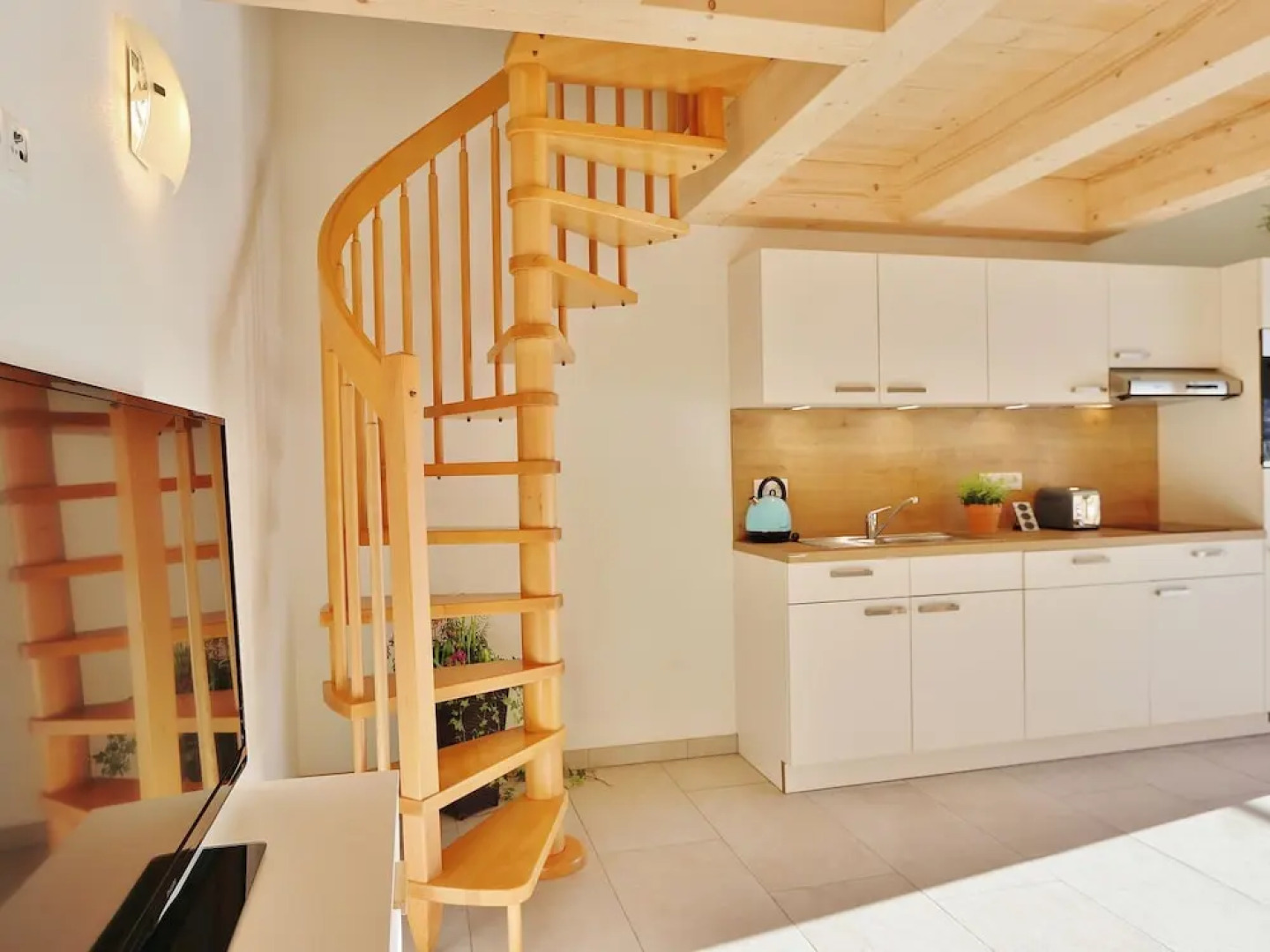 Sunlit Apartment near Forest in Itter