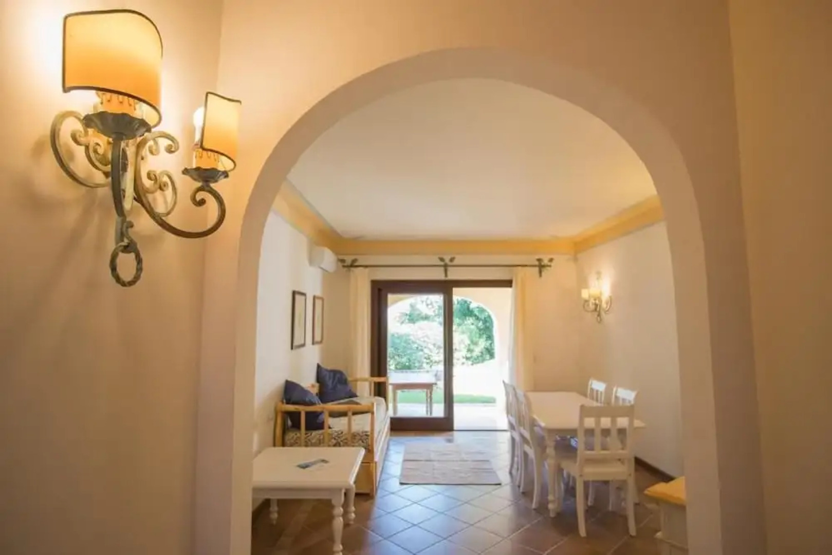 Beautiful Il Giardino Degli Oleandri one Bedroom Sleeps two Num0850