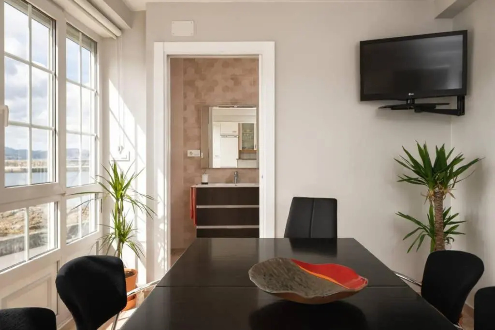 casa en corme encima del mar