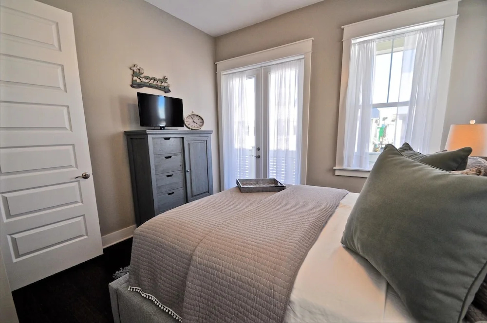 Hub A Hubba 2 Bedroom Condo By Coastal Dreamin