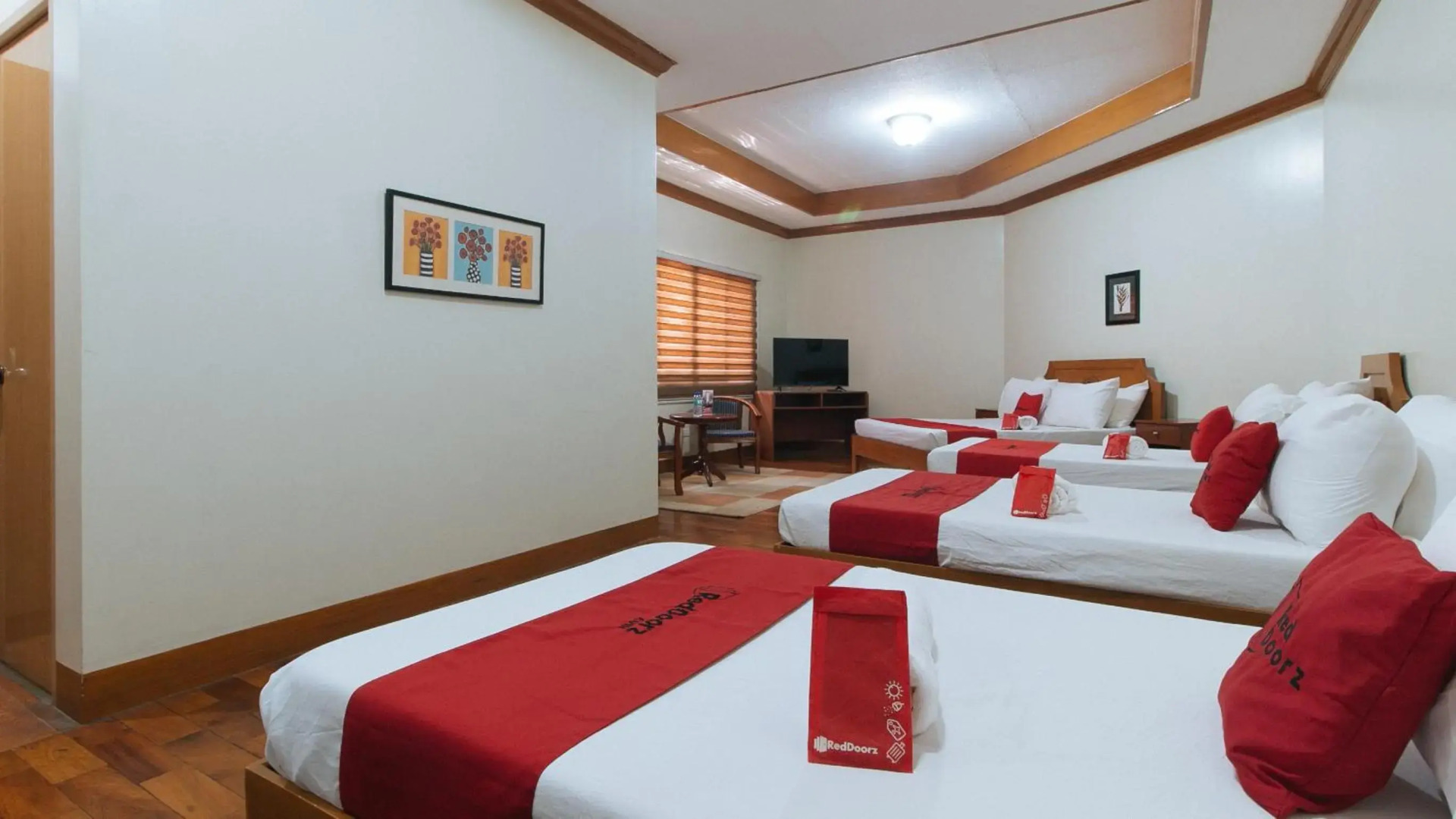 RedDoorz Premium @ Nick Hotel Gerona Tarlac