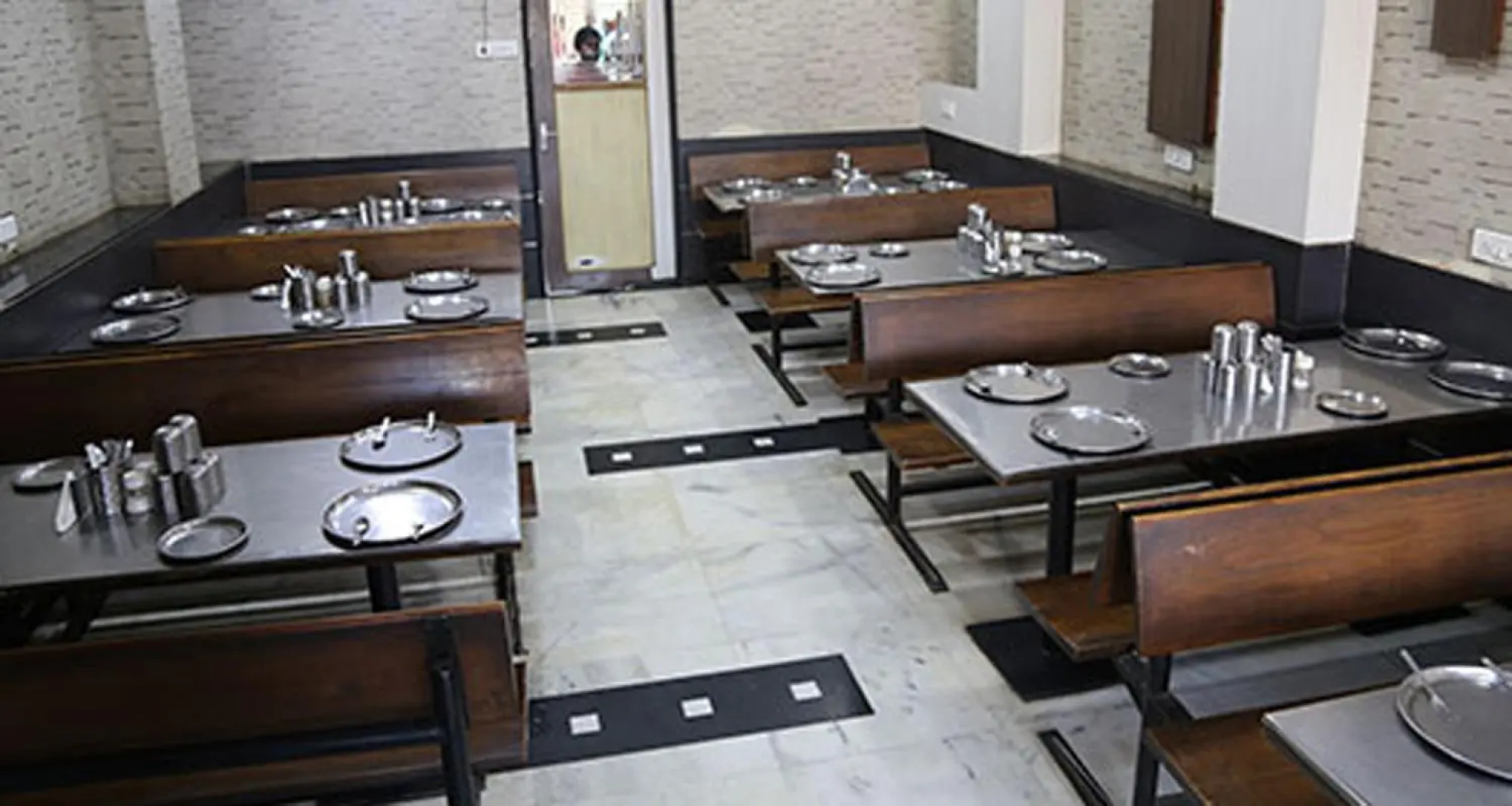 Hotel Kunal & Restaurant Since1983