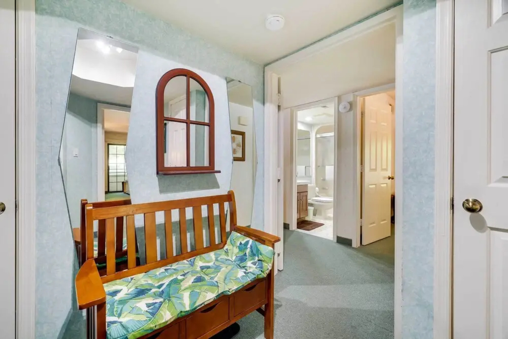 1 Mi to Big Boulder: Lakefront Unit w/ Pool Access