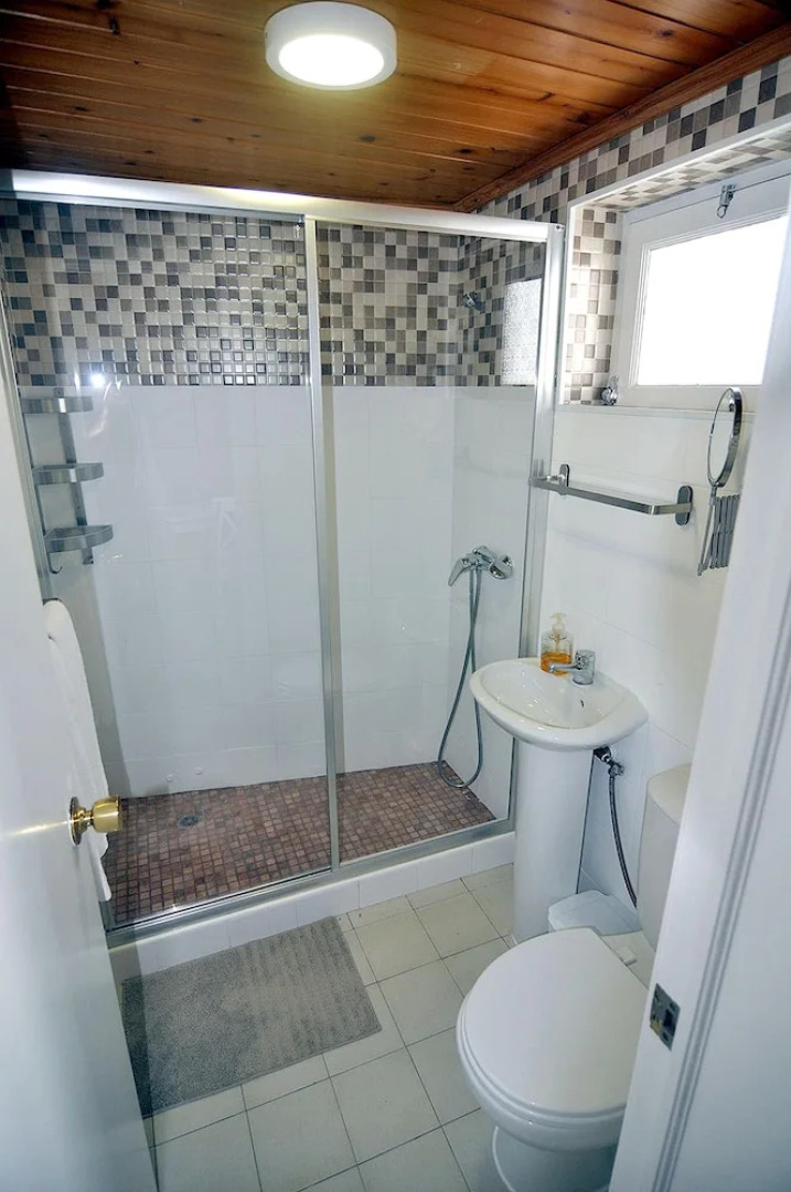 House With 2 Bedrooms in Praia do Almoxarife, With Wonderful sea View, Terrace and Wifi Near the Beach