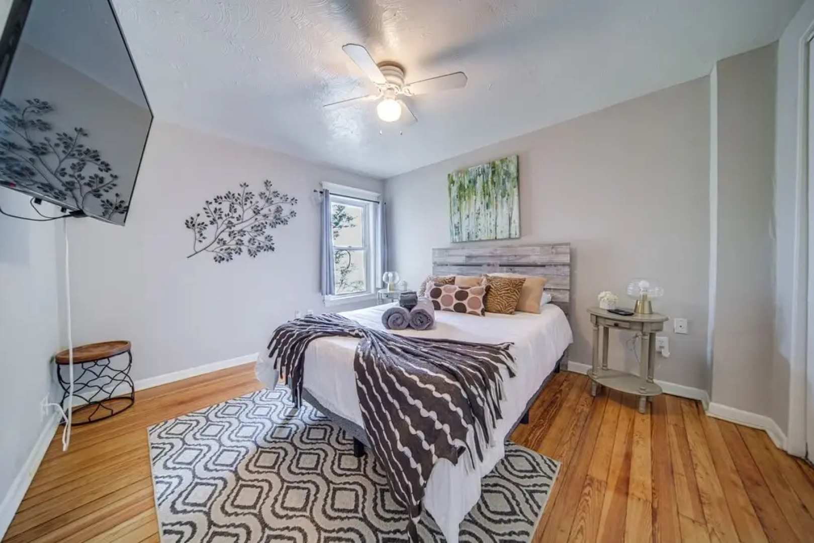 Pet-friendly Cleveland Townhome, 2 Mi to Downtown!