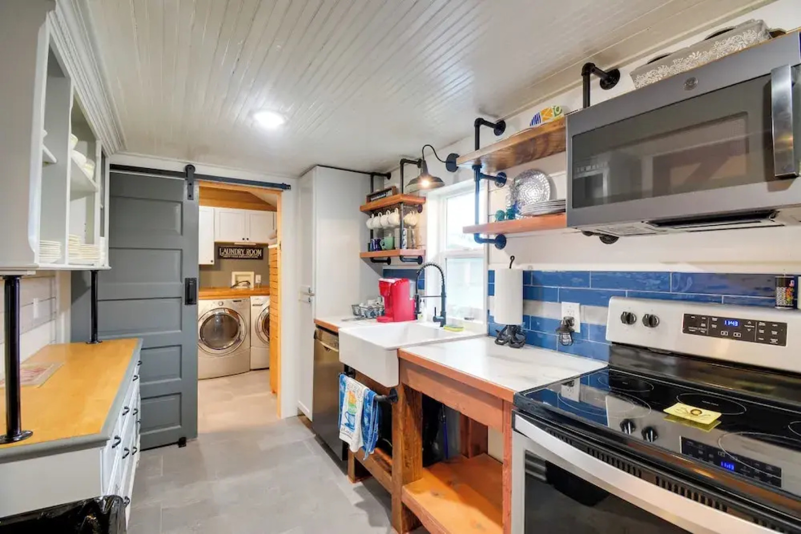 Ocean-themed Westport Home: Bike to Ocean!