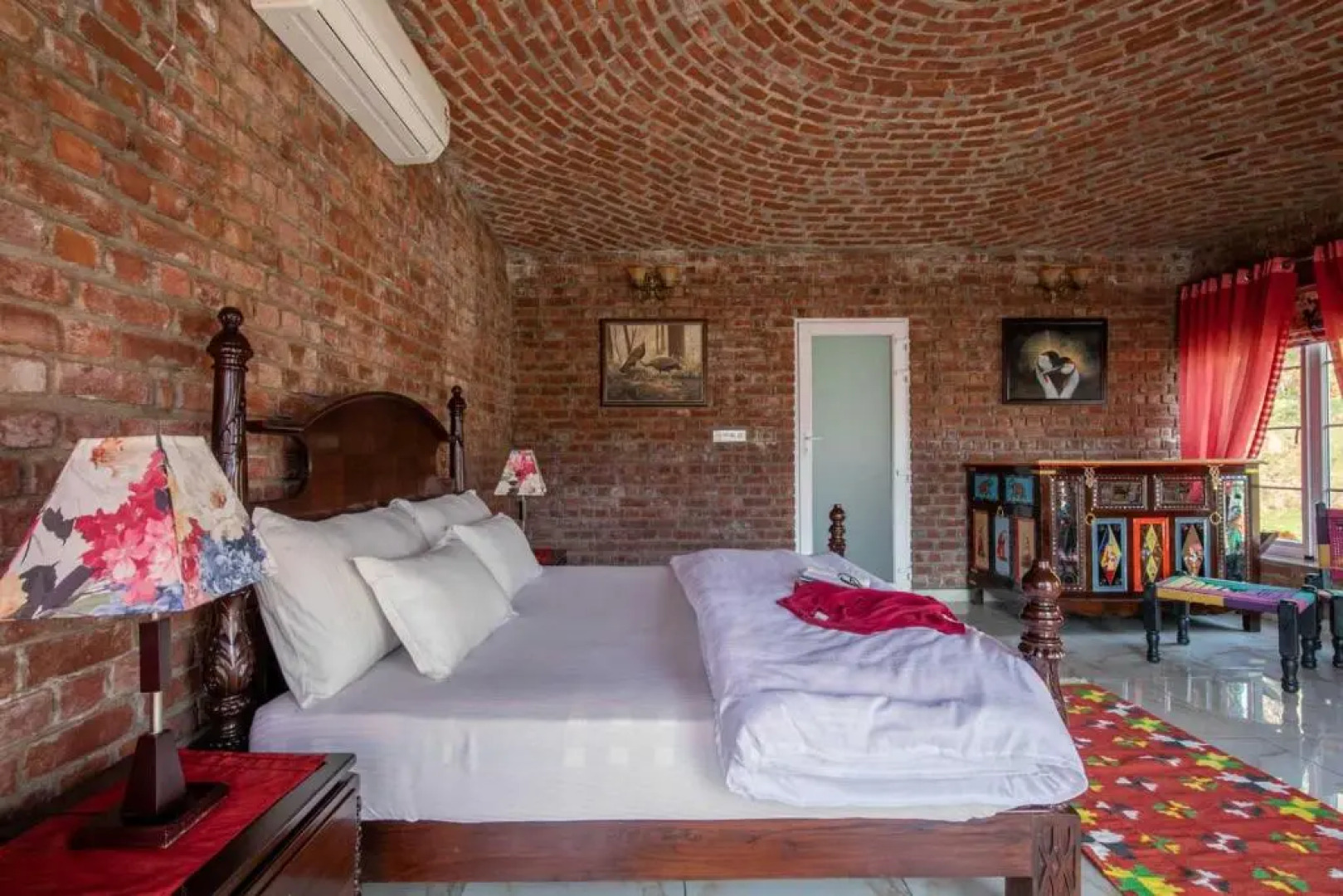 StayVista at Brickwood Hill with Outdoor Infinity Pool & Jacuzzi