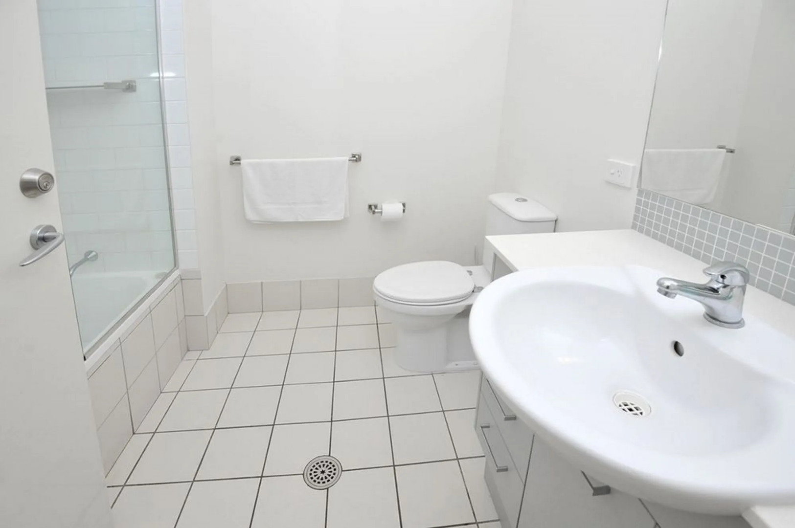 Pacific Marina Apartments