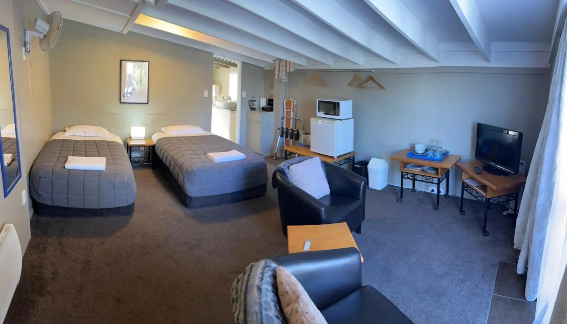 Manuka Crescent Motel