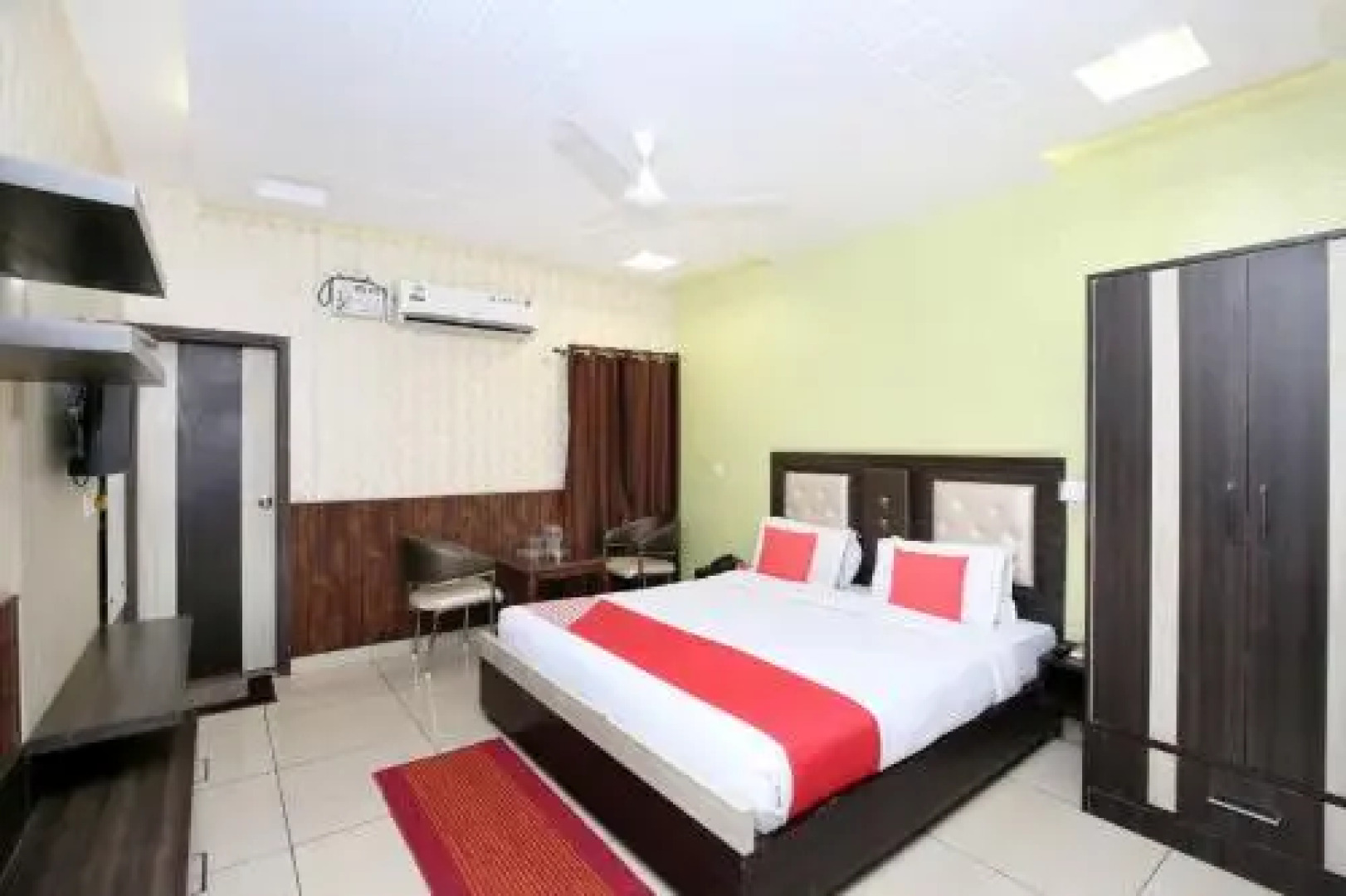 OYO 14969 Hotel Harison's