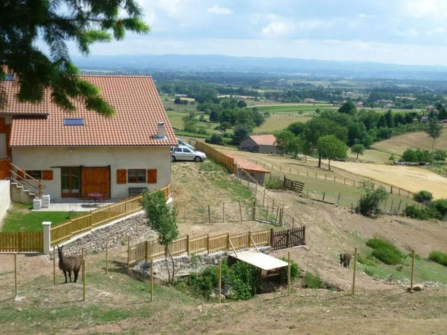 Gîte Saint-André-d'Apchon, 1 pièce, 2 personnes - FR-1-496-23