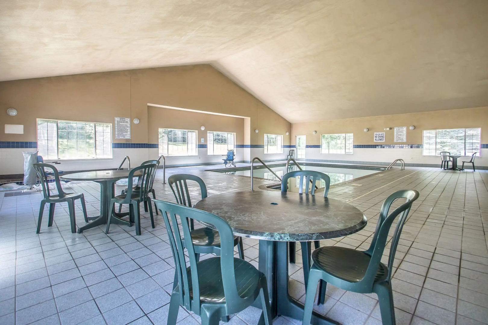 Quality Inn & Suites East Troy I-43