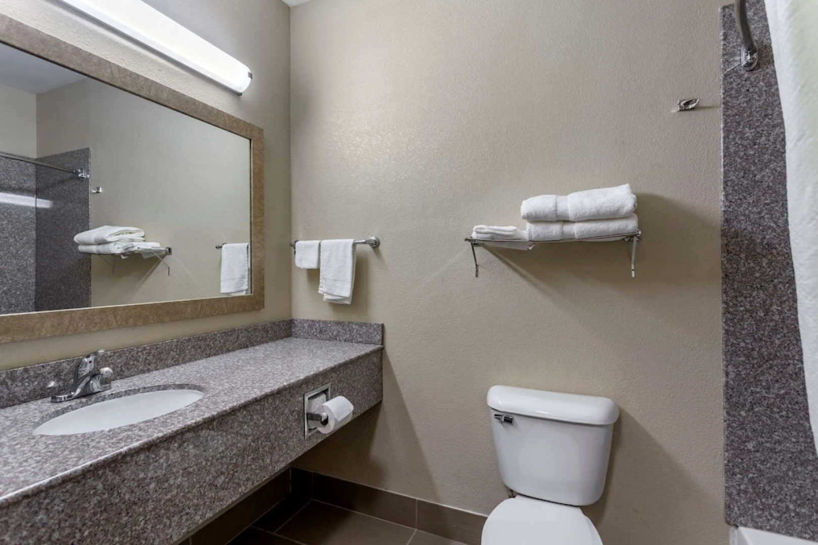 Days Inn & Suites Carbondale