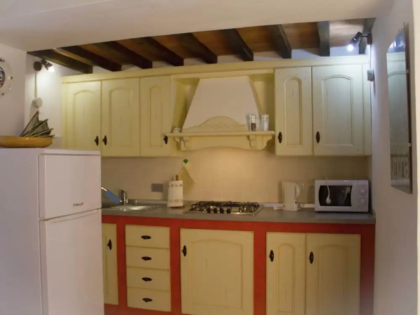 Stay With Local Flavors