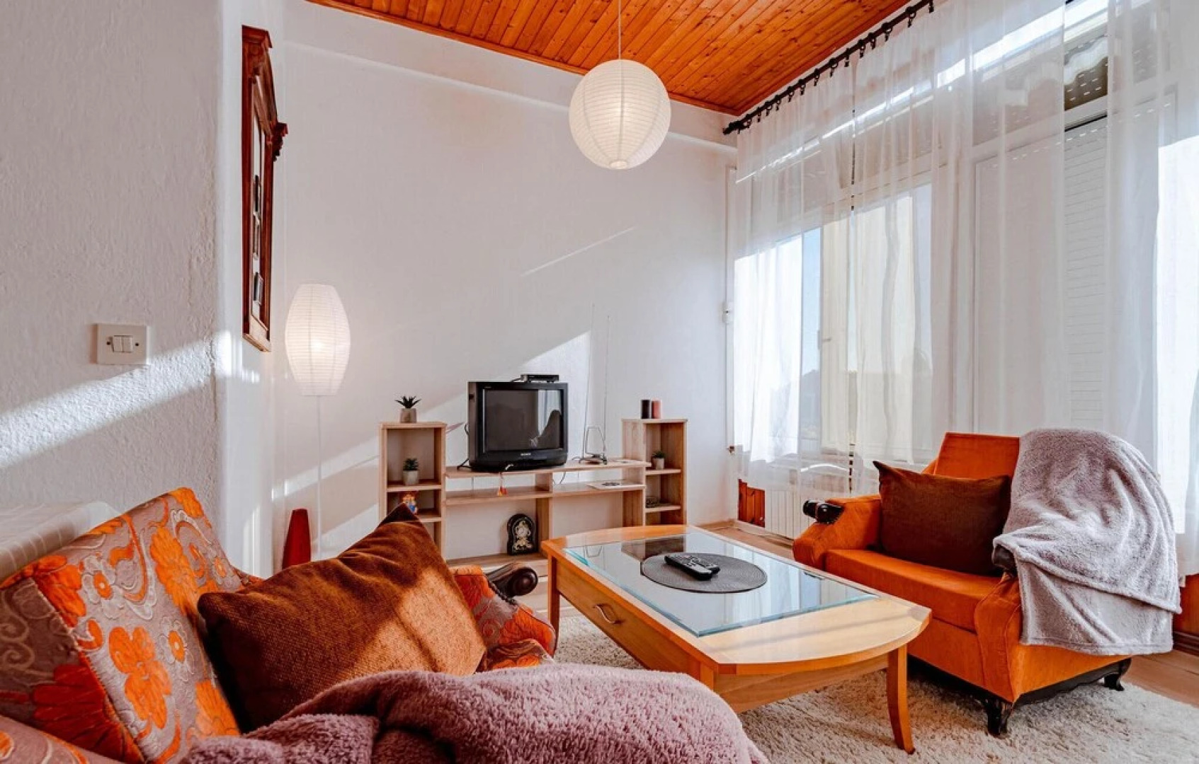 Stunning Home in Zavalatica With Wifi and 4 Bedrooms