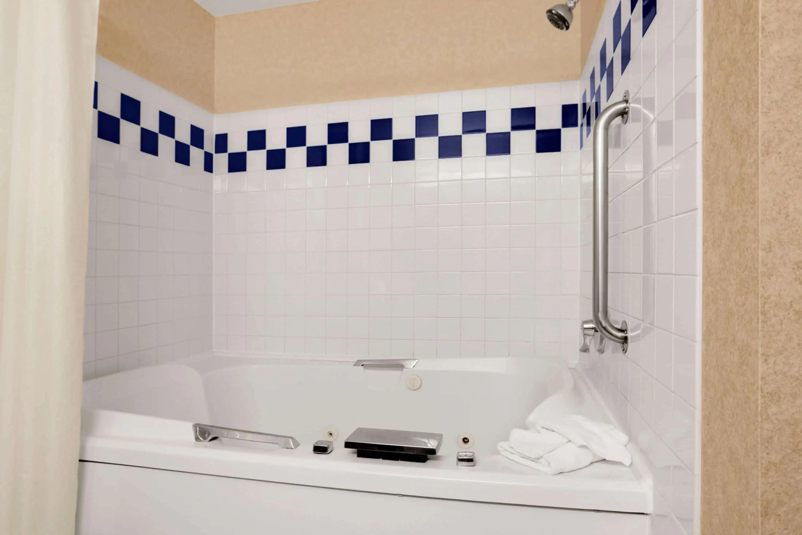 Baymont by Wyndham Golden/Red Rocks